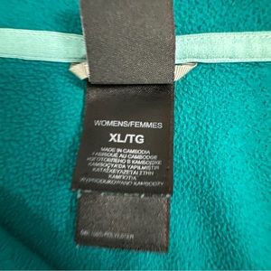 North face women’s fleece top